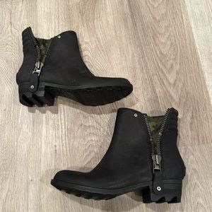 NEW Sorel Danica Zip Waterproof Booties
